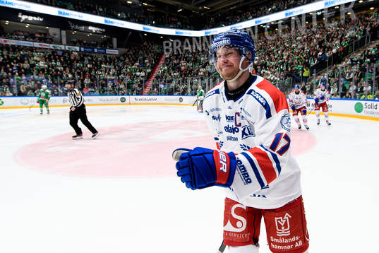 Oskarshamns Jonas Engström jublar