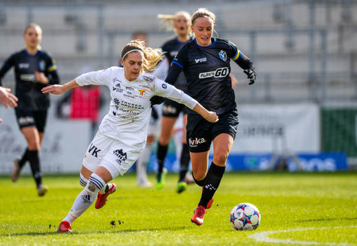 Team TGs Jennifer Björnler och Växjös Hanna Stokki