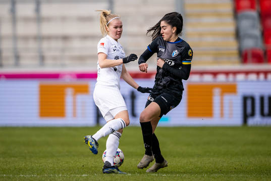 Team TGs Johanna Wikström och Växjös Izabell Afram