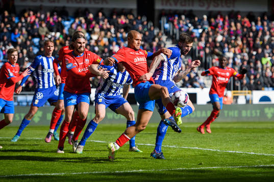 Helsingborgs Anthony van den Hurk och IFK Göteborgs Mattias Bjärsmyr