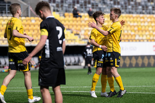 Elfsborgs Enzo Andren jublar med Theo Eliasson efter 3-0