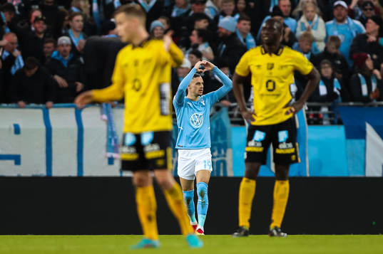Malmö FFs Veljko Birmancevic jublar efter 1-0
