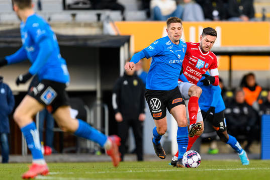 Halmstads Mikael Boman och Norrbys Ivo Dominik Pekalski