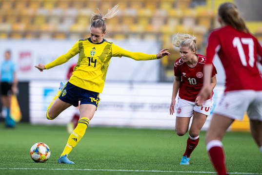 Sveriges Ellen Wangerheim och Danmarks Emilie Byrnak