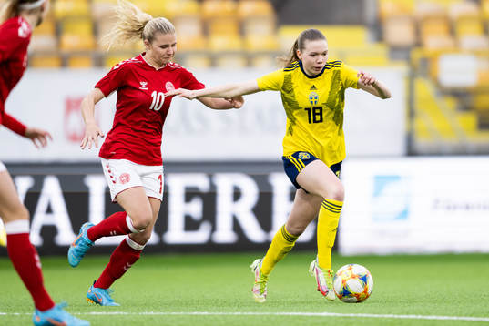 Danmarks Emilie Byrnak och Sveriges Bea Sprung