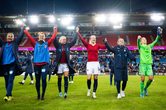 Nora Eide Lie, Karina Sævik, Ada Hegerberg, Lisa Fjeldstad Naalsund, goalkeeper Cecilie Fiskerstrand and players of Norway celebrate after the FIFA Women's World Cup Qualifier football match between Norway and Poland on April 12, 2022 in Oslo. 
