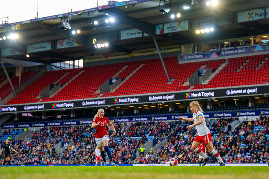 Karina Sævik of Norway and Paulina Dudek of Poland