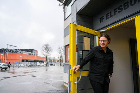 Elfsborgs sportchef Stefan Andreasson i entrén till