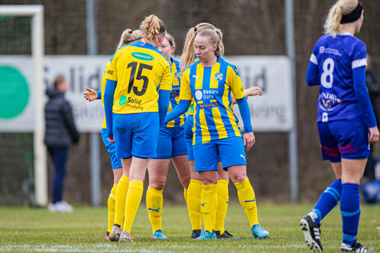 Jubel efter Eskilsminnes Julia Lennartsson 2-0