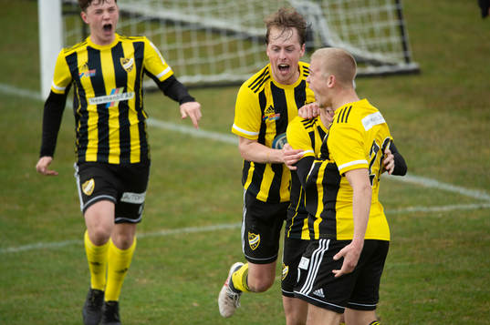 Segerjubel IFK Hässleholm i matchen i div. 2 Södra Götaland mellan IFK Hässleholm och FC Rosengård i Hässleholm 15 april 2022.
