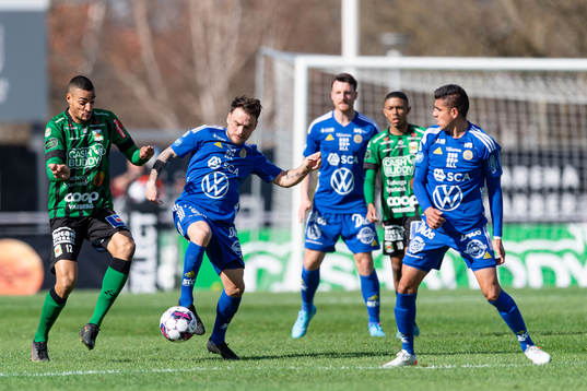 Varbergs Simon Karlsson Adjei och Sundsvalls Pontus Silfwer