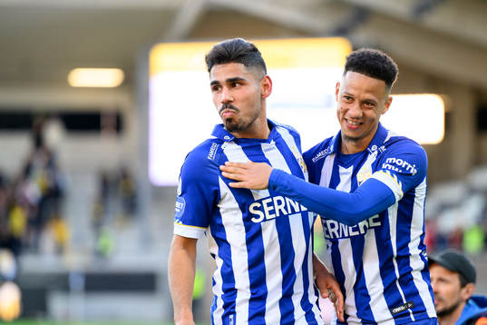 IFK Göteborgs Hosam Aiesh och Tobias Sana jublar
