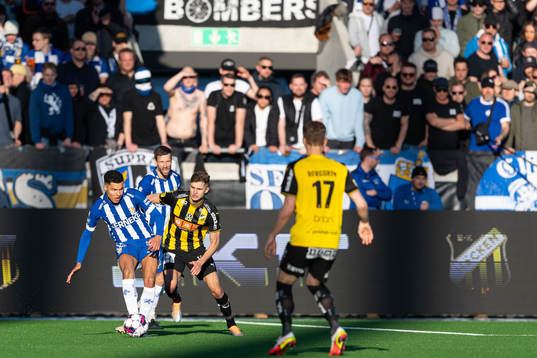 IFK Göteborgs Tobias Sana och Häckens Leo Bengtsson