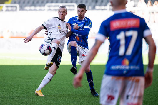 Örebros Daniel Gustavsson och Norrbys Fredrik Lundgren