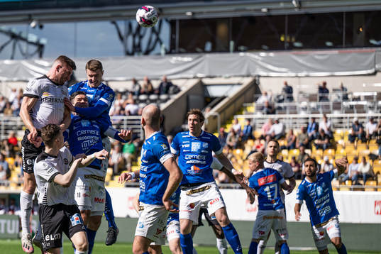 Örebros Axel Oskar Andrésson och Jake Larsson