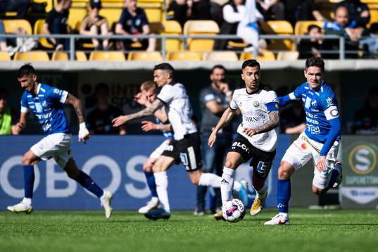 Örebros Jiloan Hamad och Norrbys Ivo Dominik Pekalski