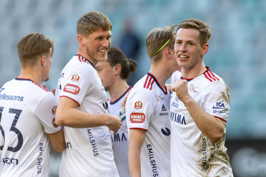 Östers Alex Thor Hauksson jublar