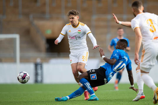 Halmstads Sadat Karim och Dalkurds Stefan Wolf