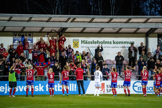 Vittsjös spelare tackar publiken