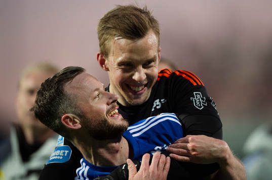 Sundsvalls Robert Lundström och målvakt Andreas Andersson