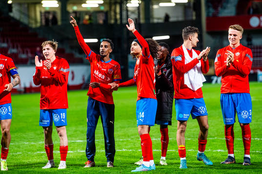 Helsingborgs Taha Ali och Adam Kaied jublar med lagkamraterna