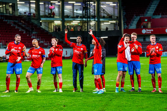 Helsingborgs Taha Ali och Adam Kaied jublar med lagkamraterna