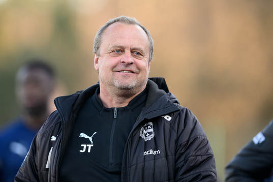 Värnamos assisterande tränare Jonas Thern innan fotbollsmatchen i Allsvenskan mellan Värnamo och Malmö FF den 21 april 2022 i Värnamo. 