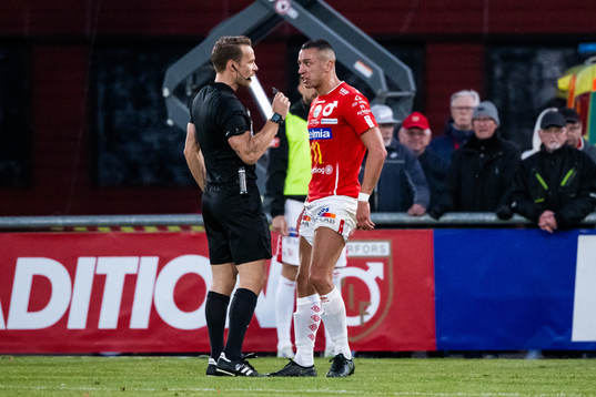 Degerfors Nikola Djurdjic reagerar not domare Kristoffer