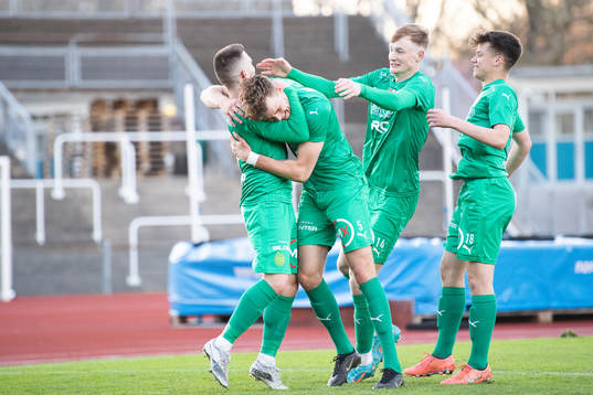 Olympics Albin Sjöstrand Bjurnemark och Baris Hümmet jublar efter 0-3 målet