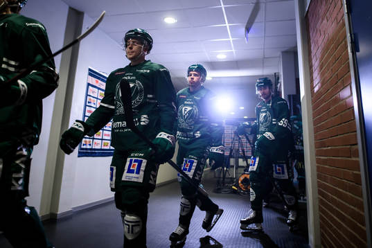 Färjestads Anton Berglund, Oscar Lawner och Linus