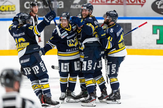 s Hunter Shinkaruk, Myles Powell, Tyler Kelleher, Oliver