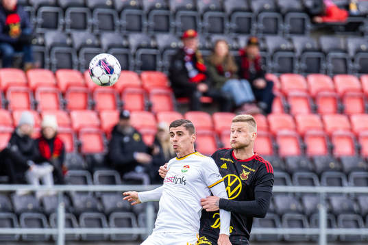 Dalkurds Koen Kostons och Östersunds Kevin Jablinski