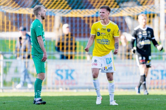 Falkenbergs Tim Stålheden jublar