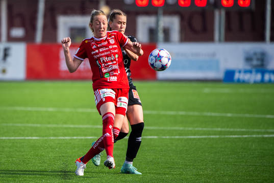 Örebros Elin Pikkujämsä och Piteås Cajsa Hedlund