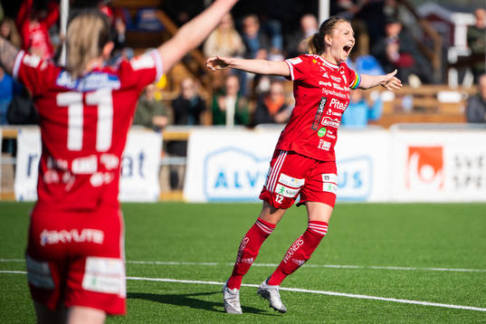 Piteås Fanny Andersson jublar efter 4-0