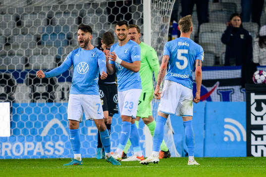 Malmö FFs Erdal Rakip och Matej Chalus jublar