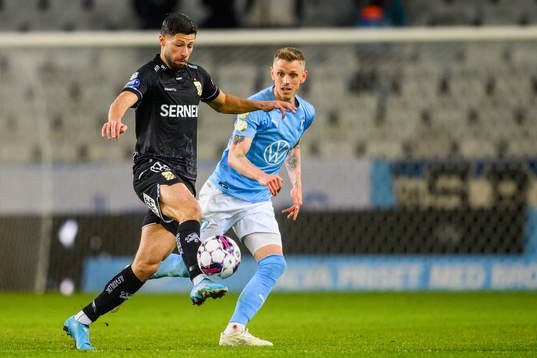 IFK Göteborgs Kevin Yakob och Malmö FFs Sören Rieks