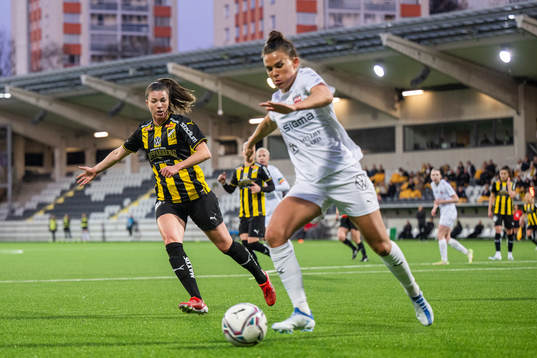 Häckens Pauline Hammarlund och Rosengårds Katrine Veje