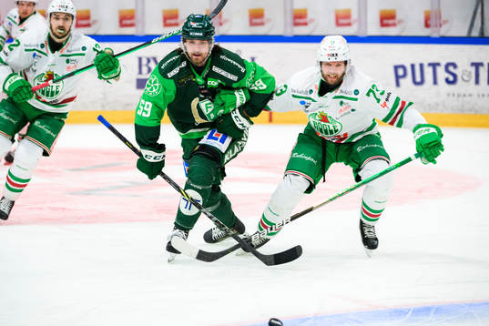 Färjestads Linus Johansson och Rögles Valtteri Kemiläinen