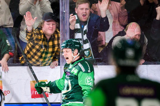 Färjestads Daniel Viksten jublar