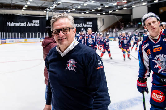 Halmstads tränare Fredrik Johansson jublar