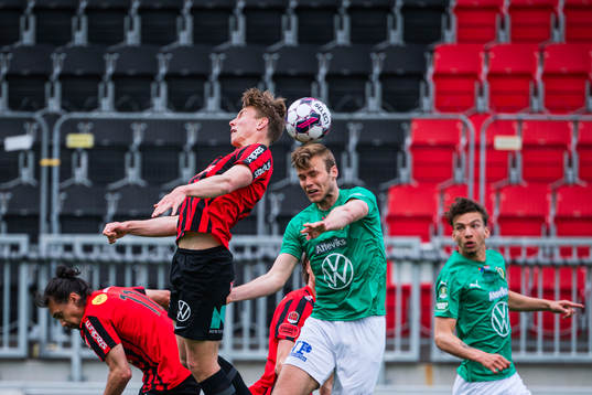 Brommapojkarnas Robin Frej och Jönköpings Marcus Degerlund