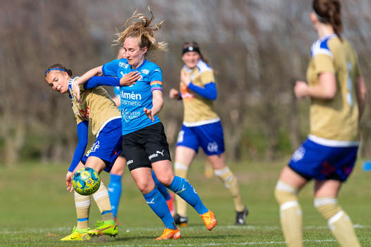 Södra Sandbys Thelma Persson Welin och Halmstads Matilda