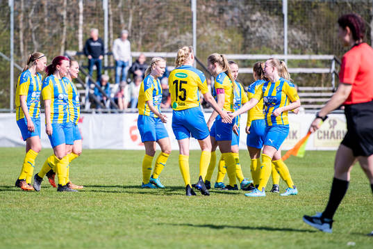 Eskilsminnes spelarna jublar