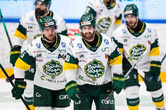 Björklövens Alex Hutchings jublar