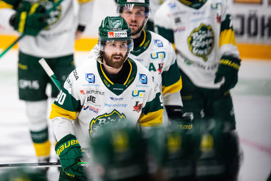 Björklövens Alex Hutchings jublar