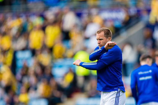 Martin Bjørnbak of Molde warms up