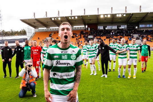 Västerås Filip Tronét jublar