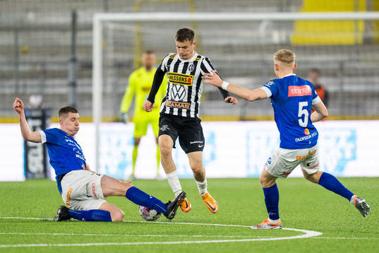 Norrbys Fredrik Lundgren och Johan Brannefalk försvarar