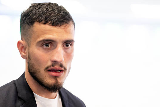 Hammarbys Astrit Selmani  i mixade zonen